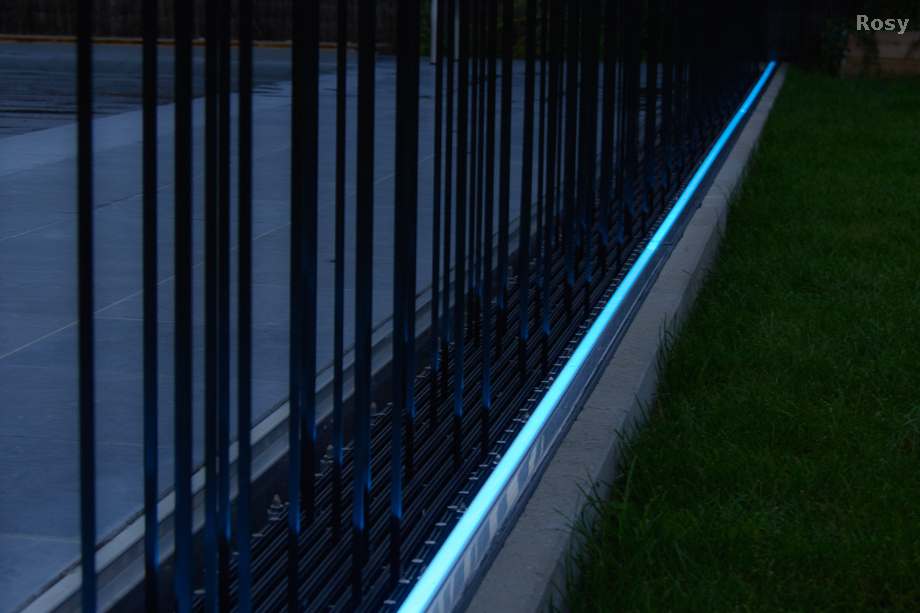 Aluminium, carbon and stainless steel security fence